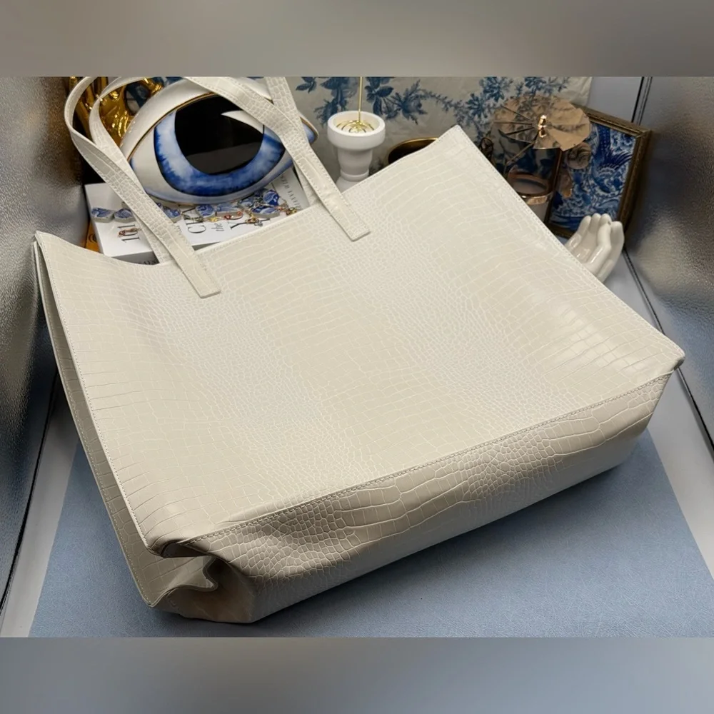 🆕 TED BAKER 🧿 NWOT Allicon Eco Leather Croc Icon Tote Bag, White